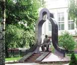 Пам’ятник загиблим міліціонерам. Суми. 2004 р.